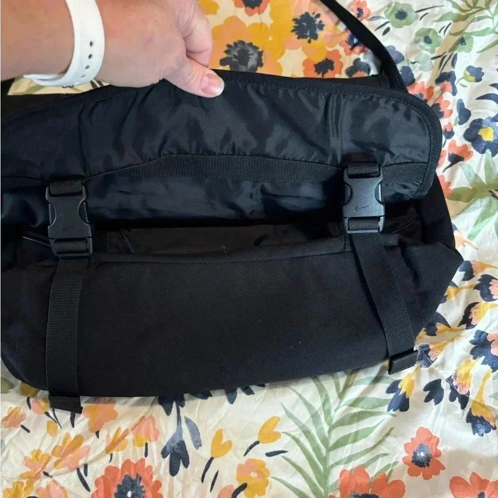 Vintage 90s Nike Black Crossbody Laptop Bag Messenger Bag Pockets Swoosh